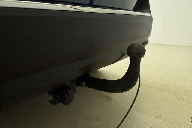 Peugeot 5008 1.2 PureTech Allure 130 PK | Handgeschakeld | Trekhaak | Cruise Control | Climate Control | Navigatie | Mirror Screen | Dealer onderhouden | 1e eigenaar