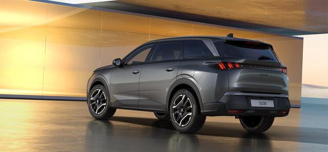 Peugeot 5008 1.6 Plug-in Hybrid 195 Allure | NIEUW | Uit voorraad leverbaar! | 83km EV Actieradius WLTP | AUTOMAAT | 7-Zits | Parkeercamera Voor & Achter | Stuurverwarming | Dodehoek Detectie |