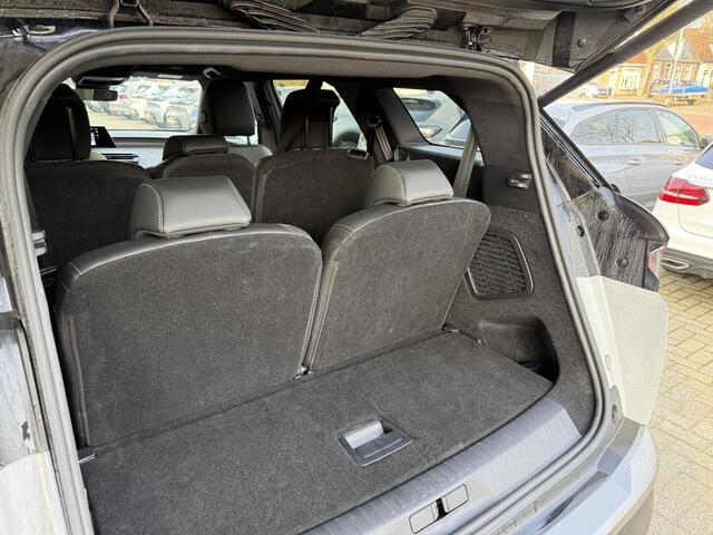 Peugeot 5008 1.2 Hybrid 145 GT | Automaat | Achteruitrijcamera | Apple carplay | Electronic climate controle | Navigatie systeem full map | Voorstoelen en stuurwiel verwarmd