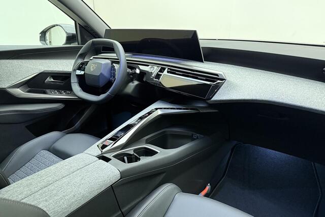 Peugeot 5008 1.6 Plug-in Hybrid 195 Allure | Apple Carplay | Keyless | 19" velg | Stoelverw. | Navigatie | Draadl. tel. lader | Dakrails