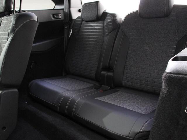 Peugeot 5008 1.2 Hybrid 145pk Automaat Allure 7p | DEMO ! | Navigatie | Apple Carplay/Android Auto | Camera | Climate control | Dab | Led | Keyless start | Lichtmetalen Velgen | Parkeer sensoren