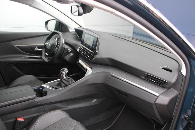 Peugeot 5008 1.2 PureTech 130pk Road Trip 7-zits Airco Navi Camera Carplay Nieuwstaat