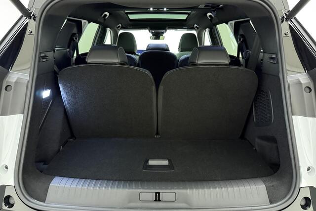 Peugeot 5008 e-5008 GT Exclusive Dual Motor 73 kWh AGR l Nappa Leder l Elektrisch Verstelbaar + Verwarmd/Massage l Matrix LED l Panoramic View l 360 Vision l ACC l DAB l Wireless Apple Carplay & Android Auto l Bluetooth l PDC l LMV