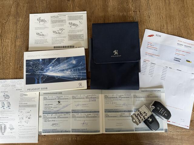 Peugeot 5008 1.2 PureTech GT-Line 7p. Leer/Stof, Dig.Cockpit, Navi, CC, PDC & Cam, LED, LM, nw. APK - Inruil Mogelijk -