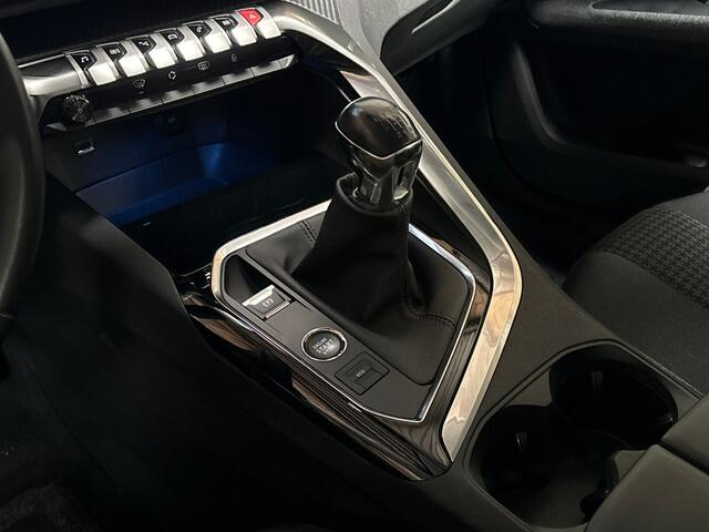 Peugeot 5008 1.2 PureTech Sport 7 Persoons (APPLE CARPLAY, GROOT NAVI, KEYLESS, 360 CAMERA, TREKHAAK, SPORTSTOELEN, CRUISE, LANE ASSIST, NIEUWSTAAT)