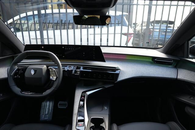 Peugeot 5008 1.2 Hybrid 145 GT 7p 145pk Stoelverwarming/Navigatie/360Camera