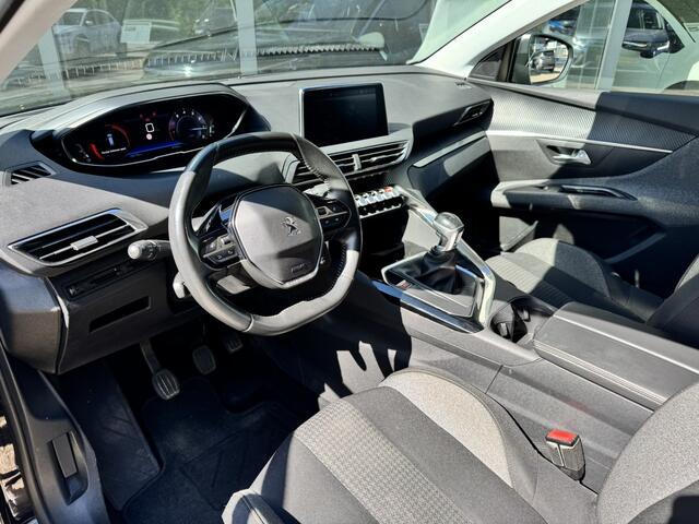 Peugeot 5008 1.2 PureTech Blue Lease Executive*Navigatie*7PERS*EXPORT/EX BPM*