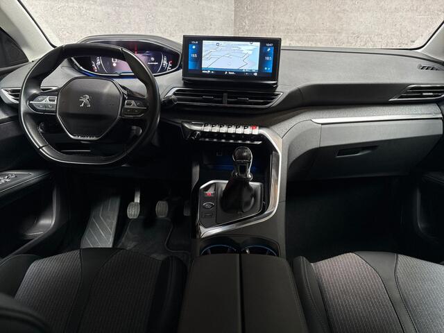 Peugeot 5008 1.2 PureTech Allure Sport 7 Persoons (APPLE CARPLAY, GROOT NAVI, STOELVERWARMING, LEDER, 360 CAMERA, SPORTSTOELEN, LANE ASSIST, GETINT GLAS, CRUISE, NIEUWSTAAT)