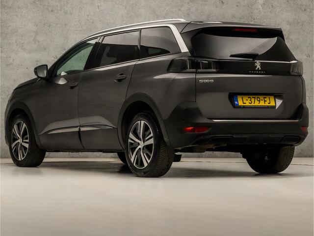 Peugeot 5008 1.2 PureTech Allure Sport 7 Persoons (APPLE CARPLAY, GROOT NAVI, 360 CAMERA, LEDER, ADAPTIVE CRUISE, SPORTSTOELEN, ELEK ACHTERKLEP, KEYLESS, GETINT GLAS, SFEERVERLICHTING, NIEUWSTAAT)