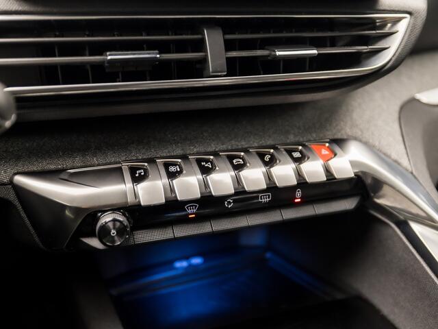 Peugeot 5008 1.2 PureTech Allure Sport 7 Persoons (APPLE CARPLAY, GROOT NAVI, 360 CAMERA, LEDER, ADAPTIVE CRUISE, SPORTSTOELEN, ELEK ACHTERKLEP, KEYLESS, GETINT GLAS, SFEERVERLICHTING, NIEUWSTAAT)