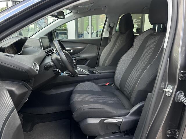 Peugeot 5008 1.2 PureTech Blue Lease Executive | Trekhaak | Cruise Control | Climate Control | Navigatie | Parkeersensoren | Apple Carplay/Android Auto | Draadloze telefoonlader | Lichtmetalen velgen | Dealer Onderhouden |