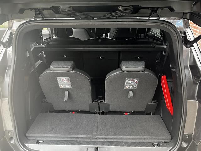 Peugeot 5008 Allure Pack 1.2 Turbo 130pk | CAMERA | STOELVERW. | NAVI | DAKRAILS | CLIMA | DAB+ | CRUISE CONTROL | EXTRA GETINTE RAMEN | 7-PERSOONS |