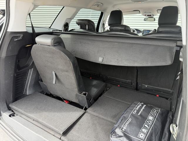 Peugeot 5008 1.2 PureTech Blue Lease Executive | Nieuw Binnen | Automaat | 7 Persoons | Navigatie | Leer |
