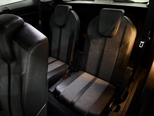Peugeot 5008 1.2 PureTech Blue Lease Premium Avantage 7P Camera, Navi, Half leder, Elektrische achterklep, Virtual desk, Stoelverwarming, Cruise control adaptief, Memory stoelen