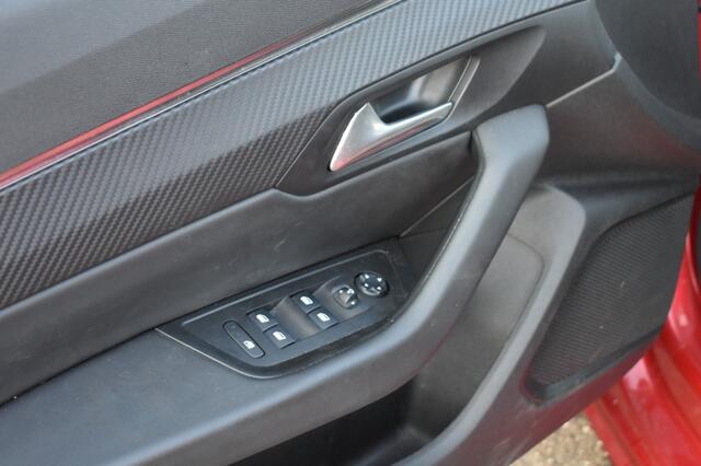 Peugeot 508 1.6 HYB / CARPLAY / STOELVERWARMING / CAMERA