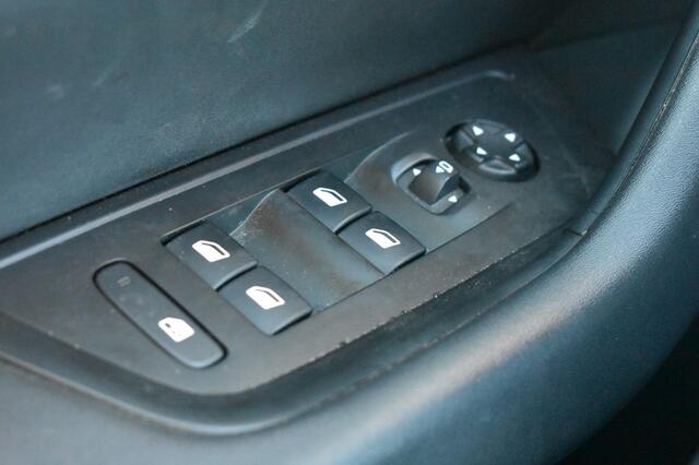 Peugeot 508 1.6 HYB / CARPLAY / STOELVERWARMING / CAMERA