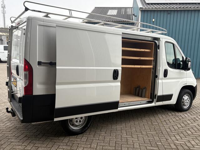 Peugeot BOXER 330 2.0 111Pk BlueHDI L2H1 Premium / Cruise / Airco / IMPERIAAL / Trekhaak / Apk t/m 28-09-2026