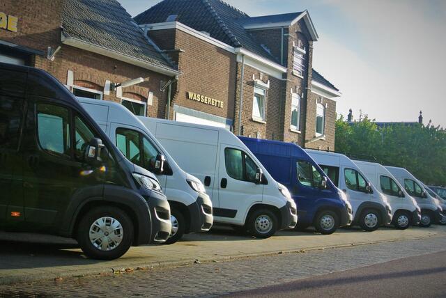 Peugeot BOXER 2.2 BlueHDi 140 L3H2 3.5t Automaat |Adaptive cruise |Climate control |Navigatie |Achteruitrijcamera |Trekhaak |1e eigenaar |Topstaat |EURO6 |3500 KG |Carplay en Android auto