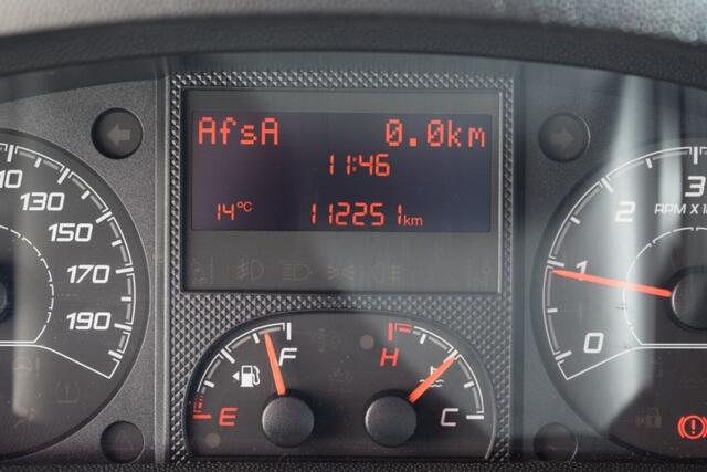 Peugeot BOXER 335 2.2 HDI L4 BAKWAGEN DAKSPOILER NAVI DAB CRUISE