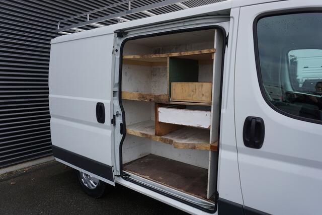 Peugeot BOXER 111pk Euro6 L1H1 Navi Trekhaak Camera Imperiaal Cruise Control Airco