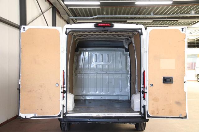 Peugeot BOXER 2.2 120PK L2H2 ACHTERUITRIJCAMERA EURO 6 Peugeot Boxer 2.2 120PK L2H2 ACHTERUITRIJCAMERA EURO 6