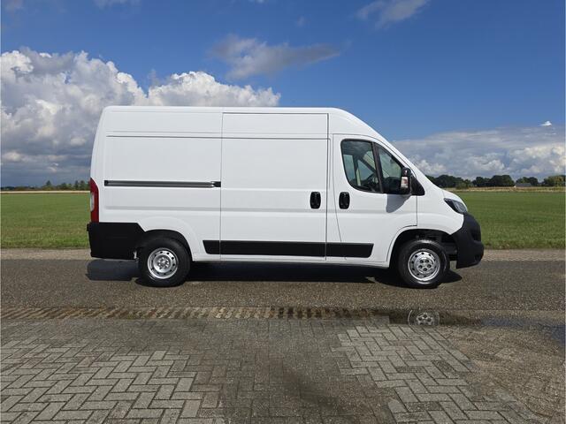 Peugeot BOXER 330 2.2 BlueHDi L2 H2 - 120 Pk - Euro 6 - Navi - ParkeerCamera - Airco - Cruise Control