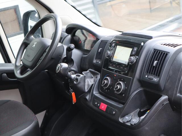 Peugeot BOXER 2.0 BlueHDI 131pk Euro 6 L2H2 - Cruise - Navi - Trekhaak 2,5t KG