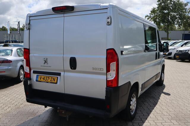 Peugeot BOXER 330 2.0 BlueHDI L2H1 Premium DC Navigatie, Camera, Trekhaak, Cruise control, 6 Persoons, Airco