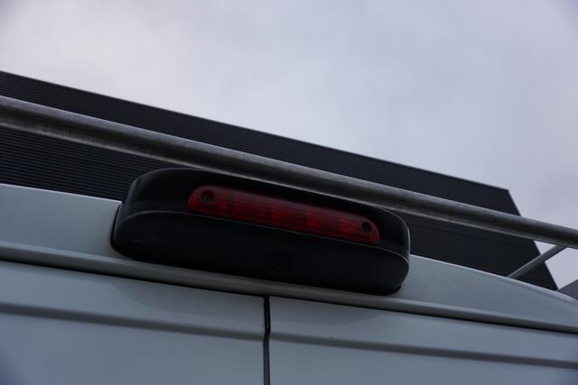 Peugeot BOXER 131pk Euro6 L1H1 Pro Navi Camera Trekhaak Cruise control Imperiaal