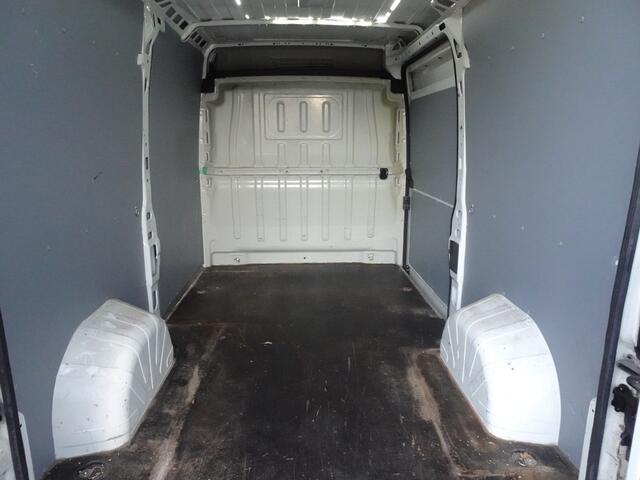 Peugeot BOXER 335 2.2 BlueHDi 140 L2H2 Premium LET OP 1 E VERSNELING STUK WEL GEWOON RIJDBAAR !!!!!!