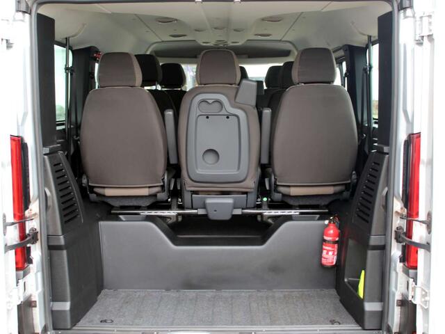 Peugeot BOXER 330 2.2 BlueHDI Personenbus 9 Pers. Airco/Cruise/PDC L1H1