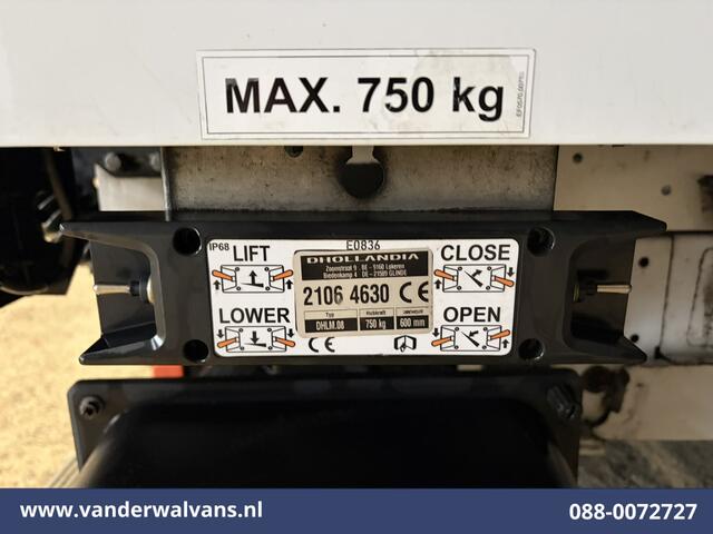 Peugeot BOXER 2.2 BlueHDi 141pk Bakwagen Laadklep Euro6 Airco | Cruisecontrol | 955kg laadvermogen Bijrijdersbank