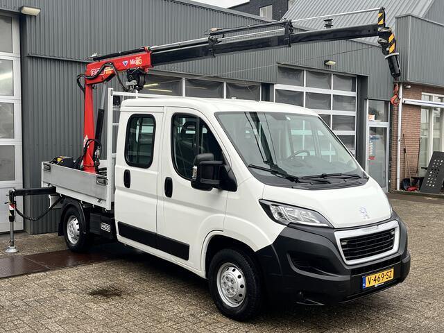 Peugeot BOXER 335 2.0 BlueHDI L2 Euro 6 Fassi laadkraan Airco Trekhaak 2500kg trekgewicht Kastinrichting 3-Persoons P-up Pick-up Open laadbak