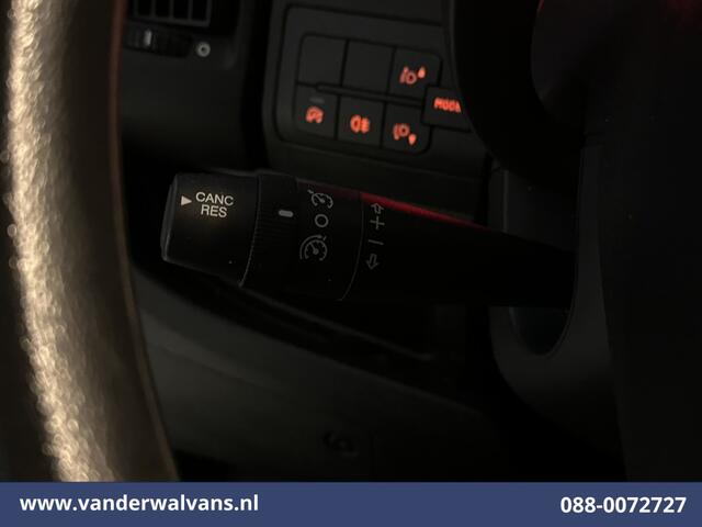 Peugeot BOXER 2.2 BlueHDi 141pk Bakwagen Laadklep Euro6 Airco | Cruisecontrol | 985kg laadvermogen Bijrijdersbank