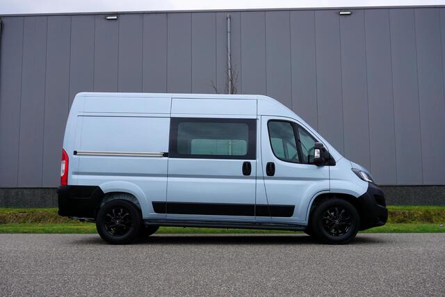 Peugeot BOXER 2.2 BlueHDi 165 L2H2 Zwaar 3.5t |2 stoelen |2 schuifdeuren |2 airbags |Metallic |Topstaat |Camera |Cruise |Navi |Clima |Carplay |Betimmering |165 pk