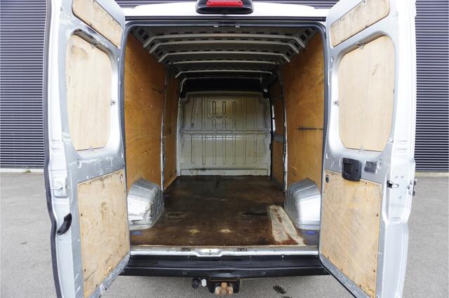 Peugeot BOXER 164pk L3H2 Airco Navigatie Cruise control Trekhaak Euro6 Parkeersensoren