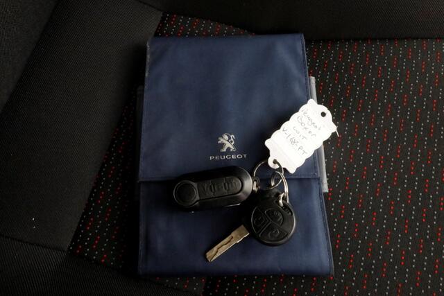 Peugeot BOXER 2.0 BlueHDI E6 130pk L1H2 Premium Navi/Camera/Inrichting 06-2018