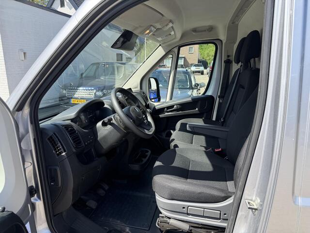 Peugeot BOXER 2.2 BlueHDi 140 PK L2H2 | Facelift model | 1e Eigenaarsauto met 20.500 KM | 3-Zits | Trekhaak 3000 KG | Zakelijk BPM Vrij | Camera | Parkeersensoren | Airco | Laadruimte Betimmering | Cruise Control | Apple Carplay & Android Auto |