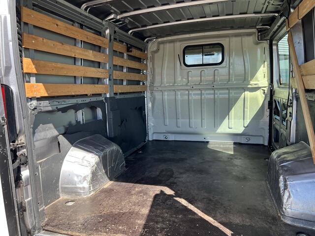 Peugeot BOXER 30 2.2 BlueHDi 120 L1H1 Club