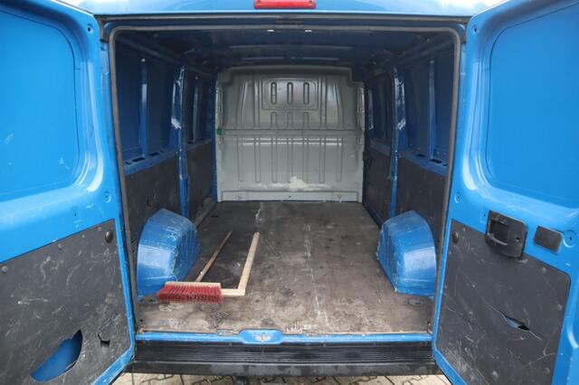 Peugeot BOXER 330 2.0 BlueHDI L2H1 I Nieuw distributie I Trekhaak I Airco I Cruise