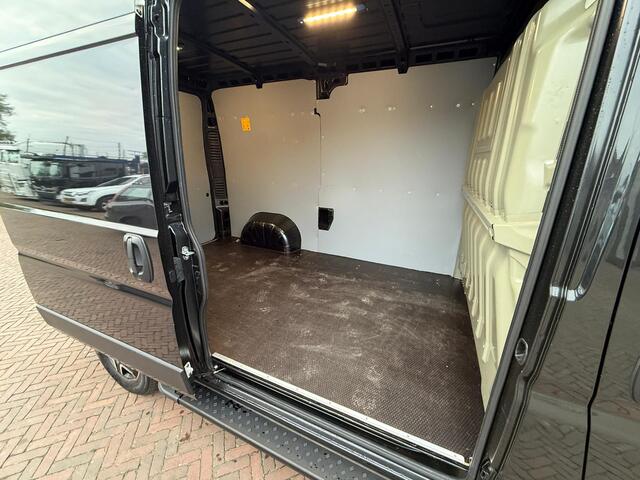 Peugeot BOXER 2.2HDi 140PK Automaat L2H2 3.5t Trekhaak Cam Full option!