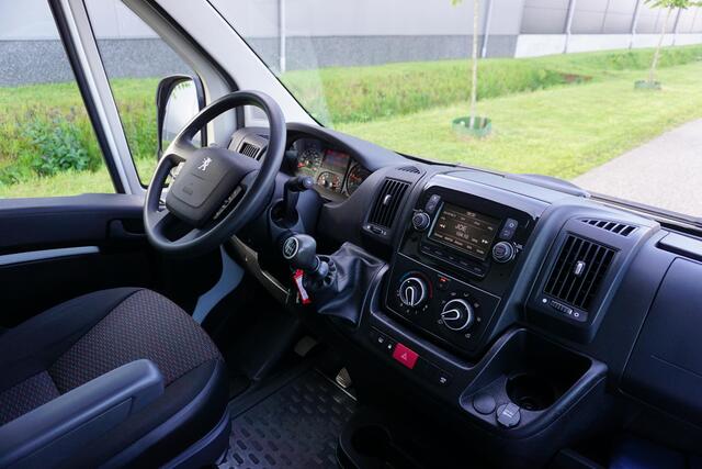 Peugeot BOXER 335 2.2 BlueHDi 165 L3H2 Premium Mobiele Werkplaats |Sortimo inrichting |Wandstroom |2 stoelen |2 airbags |Camera |Standkachel |Verwarmde stoelen |EURO6D |165 pk |1e eigenaar