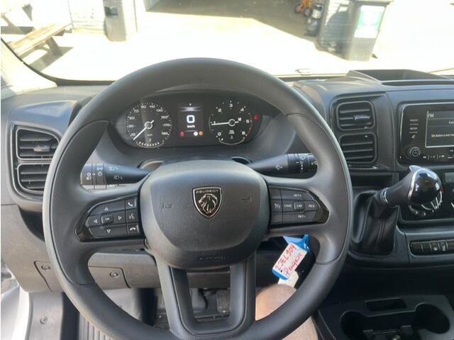 Peugeot BOXER 2.2 BlueHDi 132KW L2H2 3.5t AUTOM. KLIMA 11.000KM