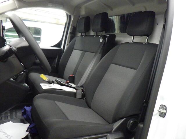 Peugeot EXPERT 2.0 BlueHDi 145 PK L2 | BPM VRIJ | Nieuwe Auto | Trekhaak 2300 KG | Navigatie | Camera | Cruise Control | Airco | 3-zits | Comfort Tussenwand | Digitaal Dashboard | DAB+ Radio |