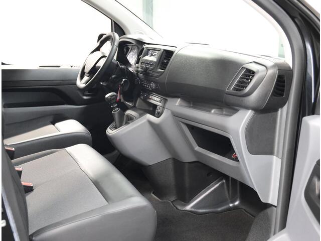 Peugeot EXPERT 1.5 BlueHDI 100PK Standard Premium | UNIEK! | 3Persoons | Armsteun | Airco | Radio | Cruise Control | Parkeersensoren | Houtenlaadvloer | NL Auto | GOED onderhouden! |