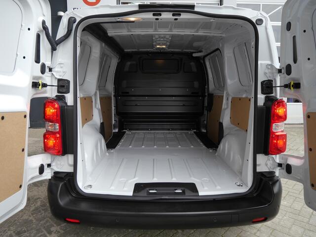 Peugeot EXPERT 1.5 BlueHDi 120 S&S L2 | 3 zits | Navigatiesysteem | Airco | Achteruitrijcamera | Mistlampen | 120PK | Cruise control | Regensensor | Elektrische ramen | Elektrisch verstelbare buitenspiegels