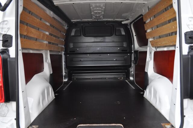 Peugeot EXPERT 227S2.0 autom. L2 180PrPremium Navi Pdc Act