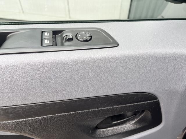 Peugeot EXPERT 1.5 BlueHDI Marge BTW en BPM vrij!! Airco Cruise controle Navigatiesysteem 2-Persoons Parkeerhulp achter Apple carplay 1e eigenaar Euro 6 Bpm en Btw vrij voor particulier gebruik !!