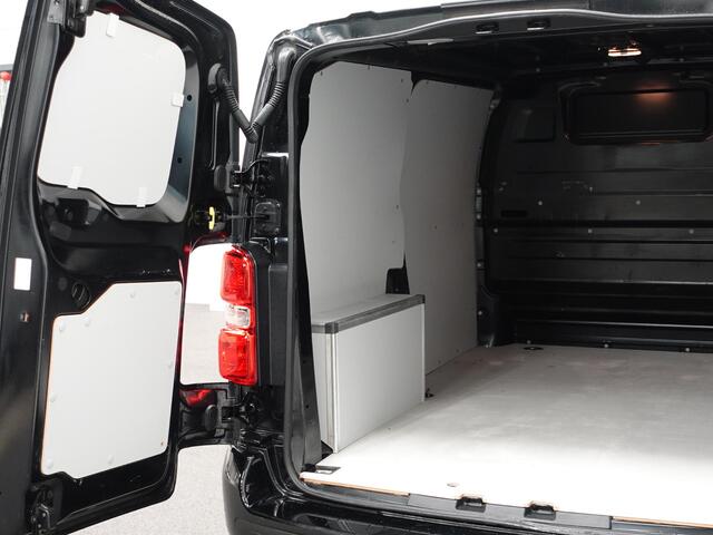 Peugeot EXPERT 100pk L2H1 Premium Apple Carplay / Android Auto Cruise control Airco DAB+ 3zits Lichtmetalen velgen