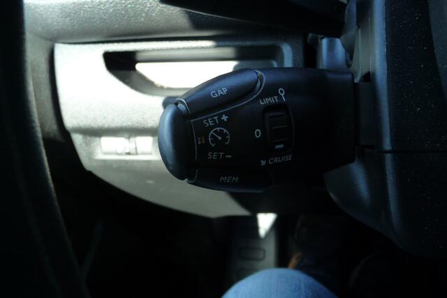 Peugeot EXPERT 1.5 BlueHDI 120 pk S&S L2 Navi, airco, bank standaard